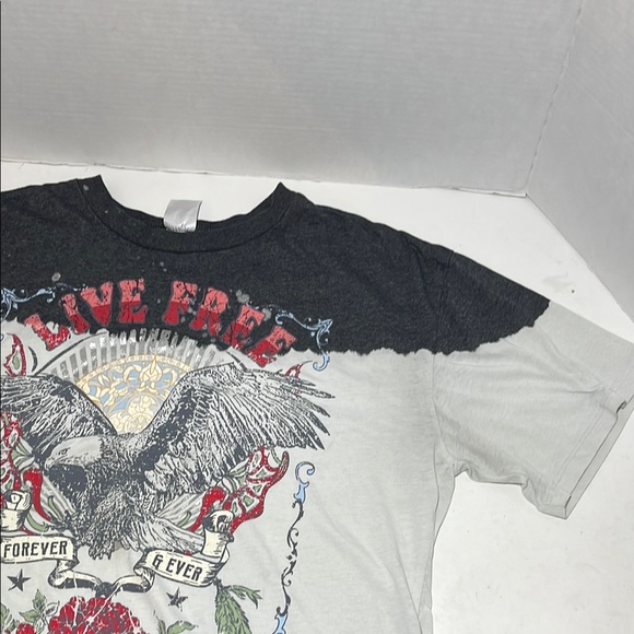 No Boundaries Black and White Short Sleeve Tee with Graphic Design - Picture 5 of 10